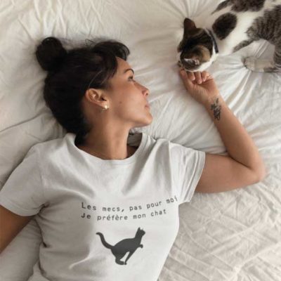 Image de t-shirt blanc "les mecs pas pour moi, je préfère mon chat"- MCL Sérigraphie